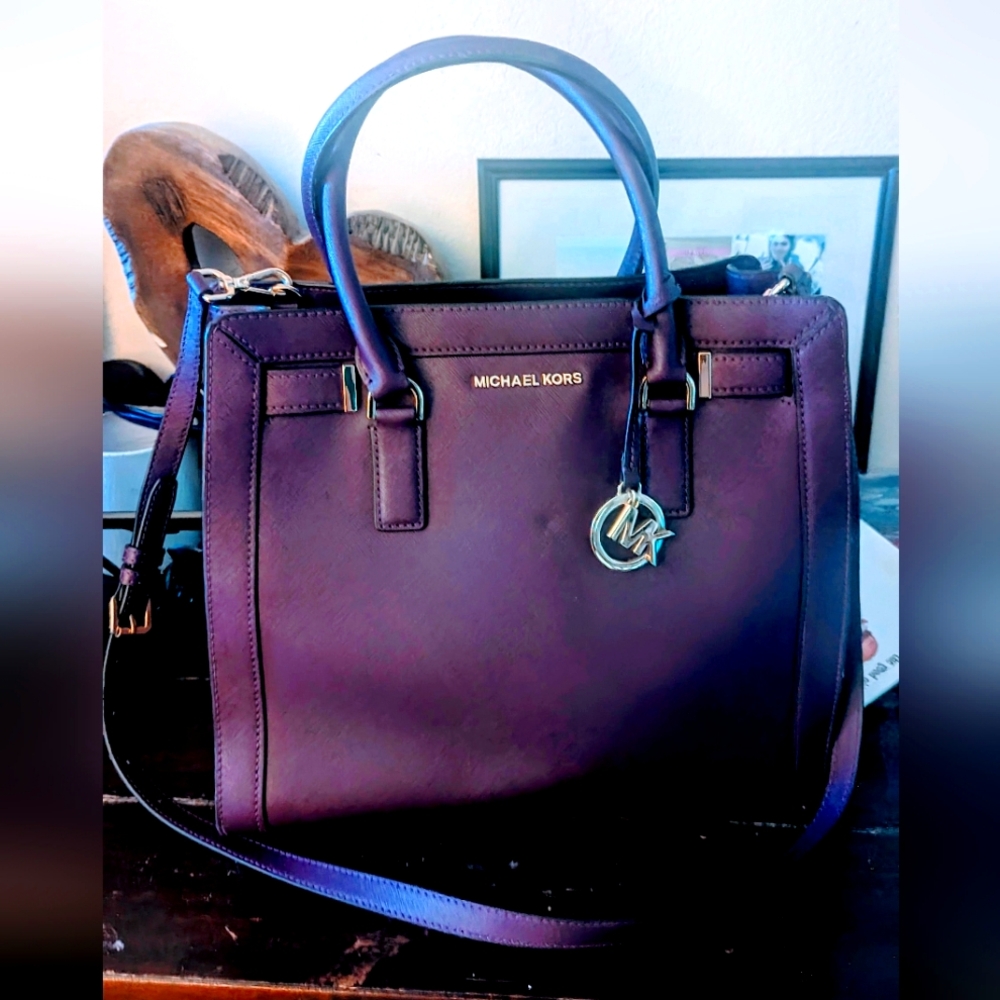 ⭕ SOLD ⭕Purple Michael kors Handbag/crossbody